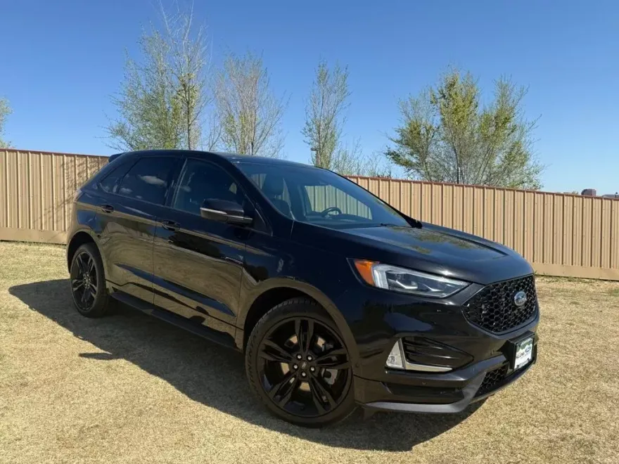2021 Ford Edge ST photo 1