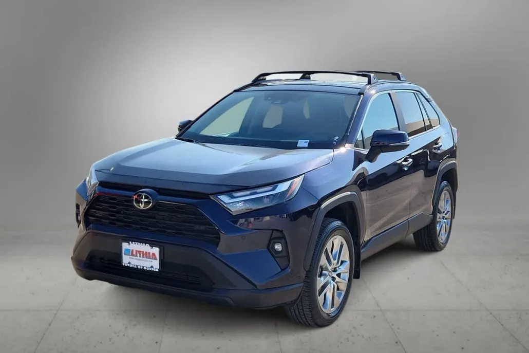 2023 Toyota RAV4 XLE Premium photo 1