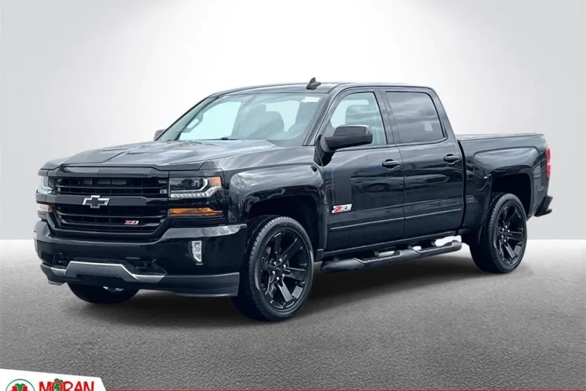 2017 Chevrolet Silverado 1500 LT photo 1