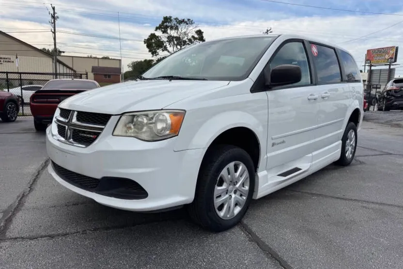 2014 Dodge Grand Caravan SE photo 1