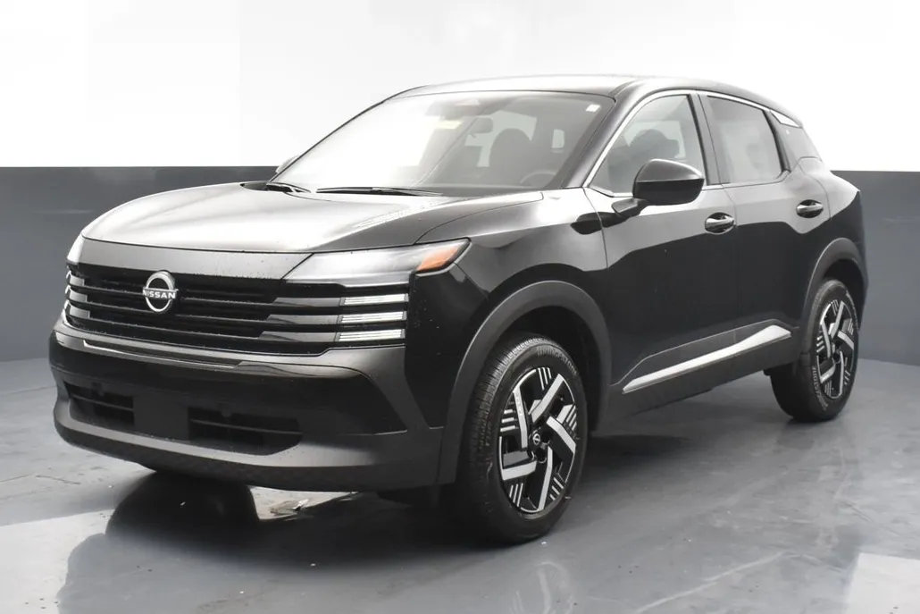 2025 Nissan Kicks SV photo 1