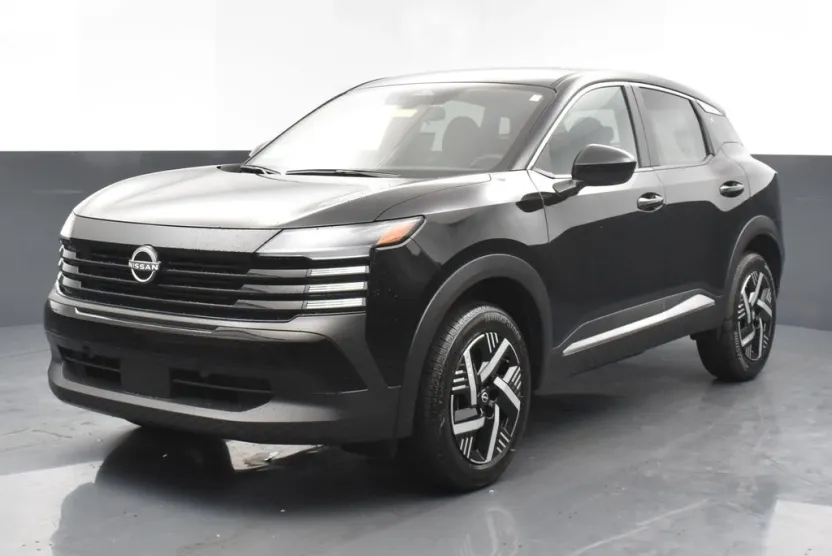 2025 Nissan Kicks SV photo 1