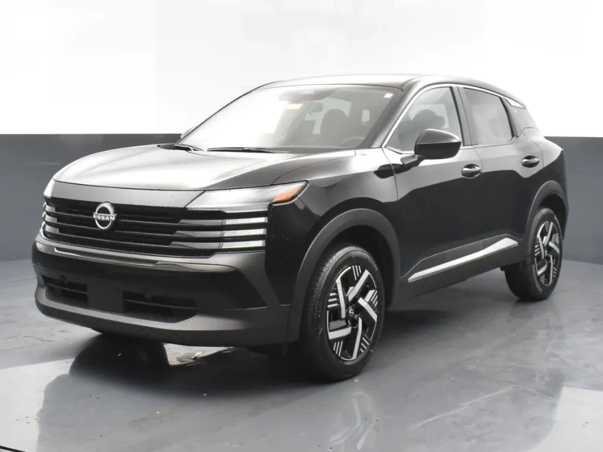 2025 Nissan Kicks SV photo 1