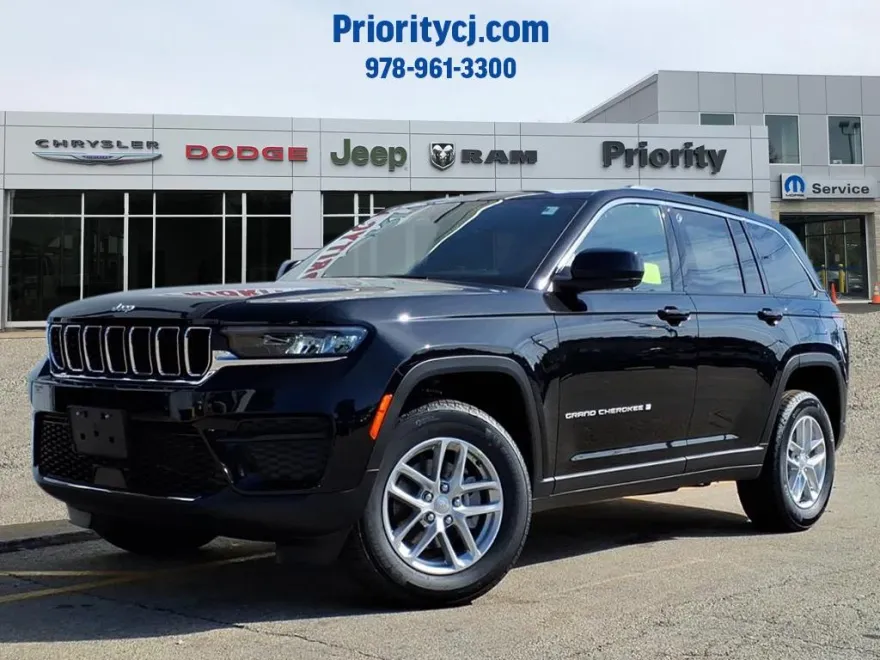 2025 Jeep Grand Cherokee Laredo photo 1