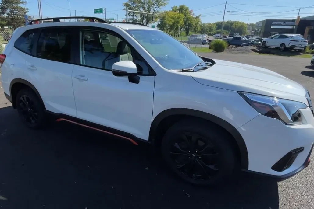 2023 Subaru Forester Sport photo 1