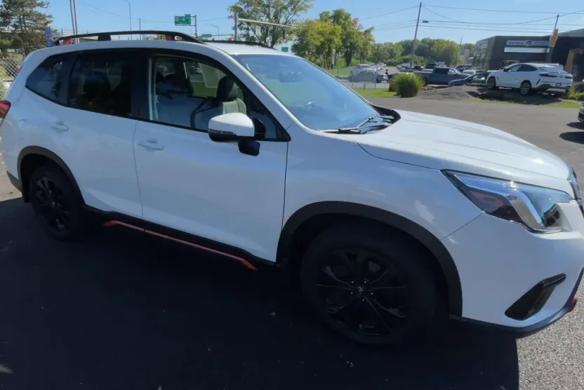 2023 Subaru Forester Sport photo 1