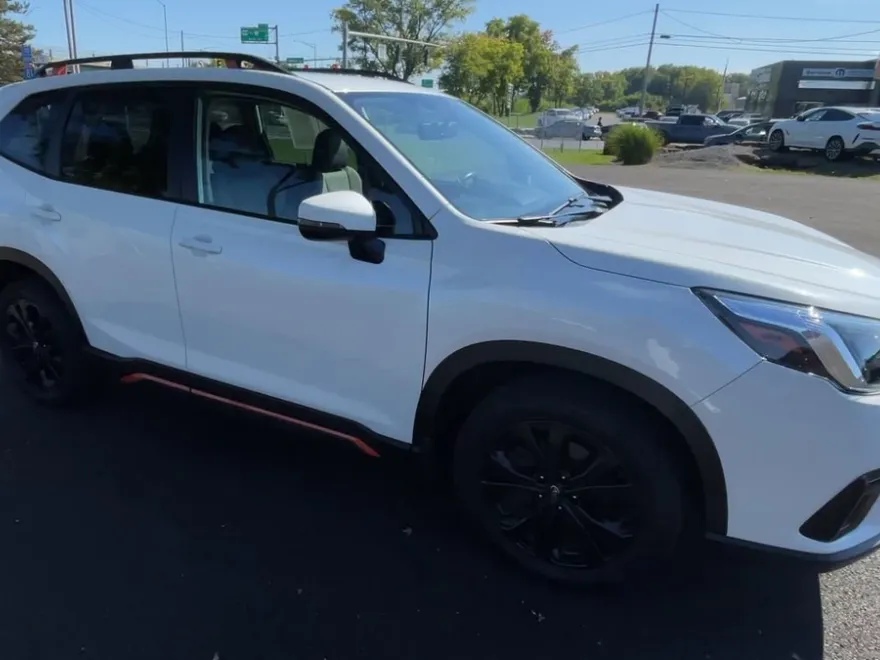 2023 Subaru Forester Sport photo 1