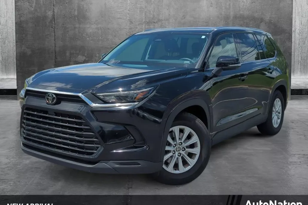 2024 Toyota Grand Highlander XLE photo 1