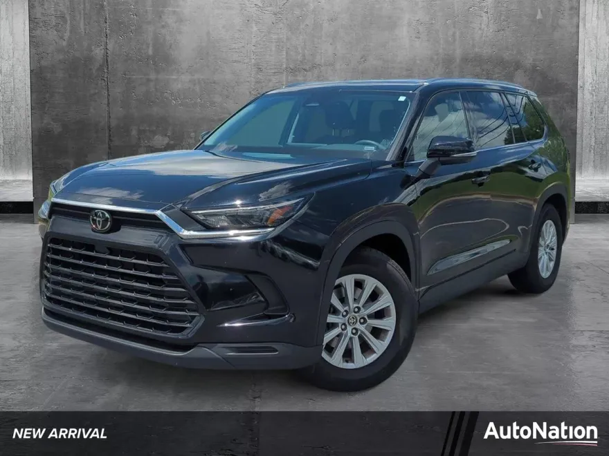 2024 Toyota Grand Highlander XLE photo 1