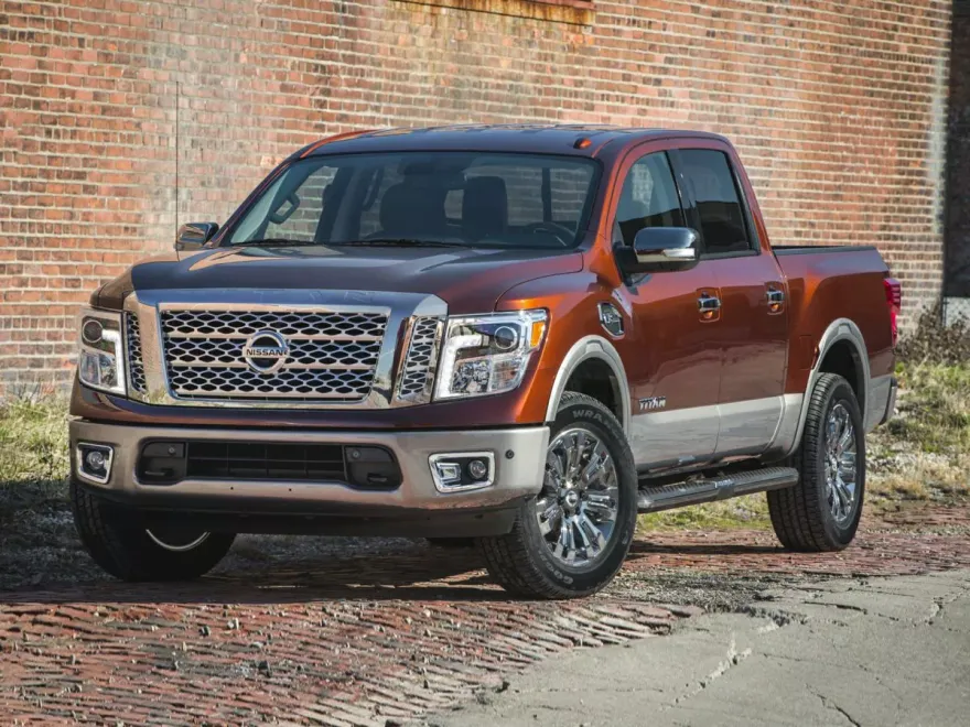 2019 Nissan Titan PRO-4X photo 1