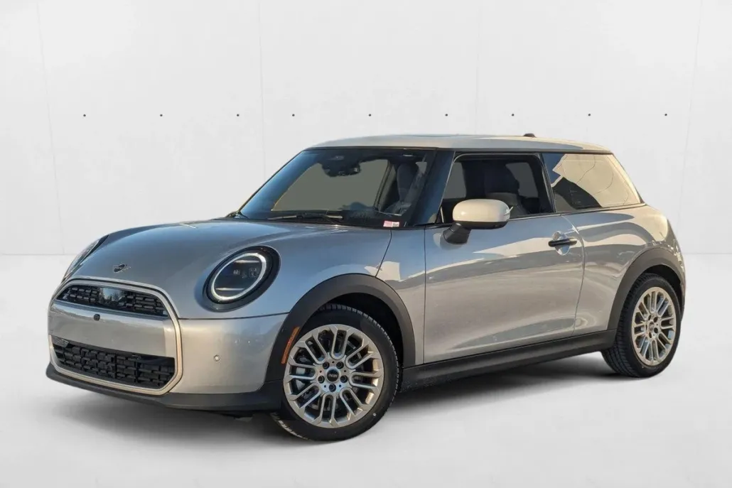 2025 Mini Cooper 2 Door Hardtop Iconic photo 1