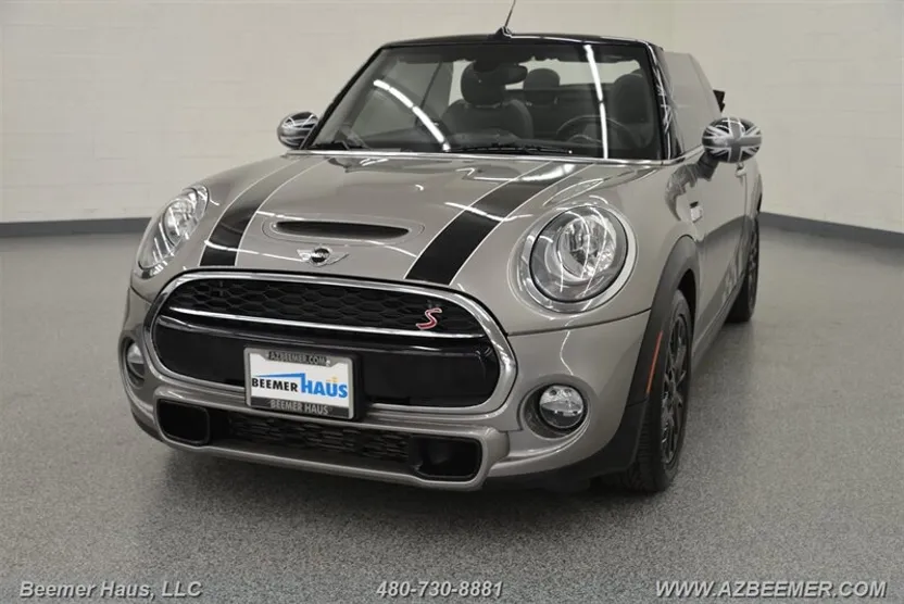 2017 Mini Cooper Convertible S photo 1