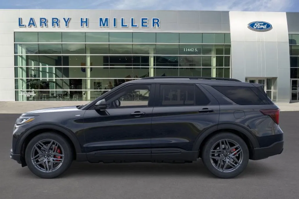 2025 Ford Explorer ST-Line photo 1