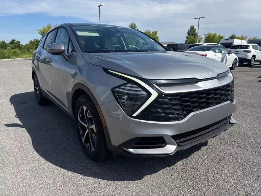 2025 Kia Sportage EX photo 1