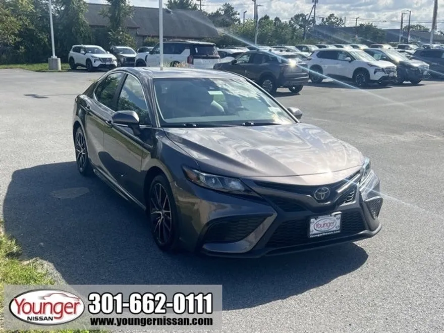 2023 Toyota Camry SE photo 1