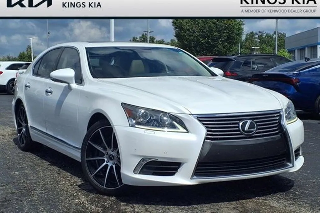 2014 Lexus LS 460 photo 1