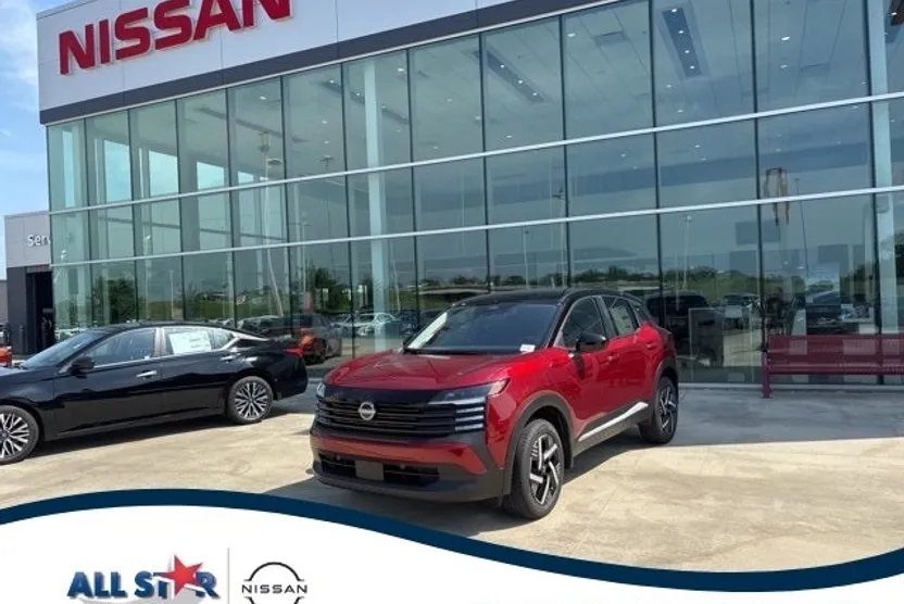 2025 Nissan Kicks SV photo 1