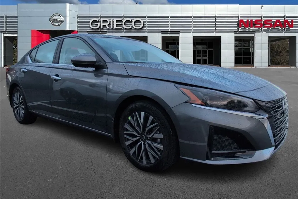 2025 Nissan Altima 2.5 SV photo 1