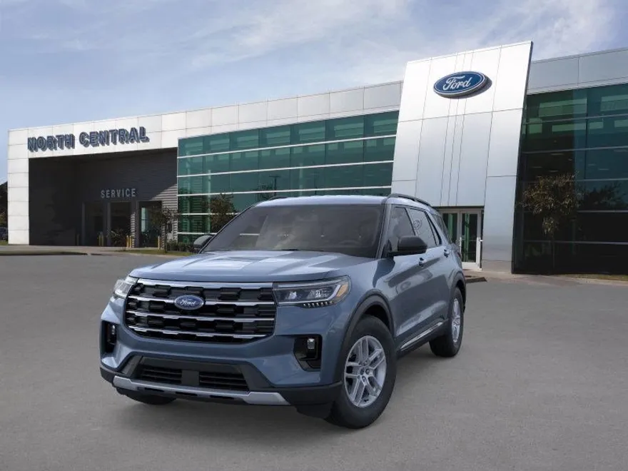 2025 Ford Explorer photo 1