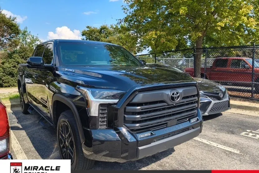 2025 Toyota Tundra Limited photo 1