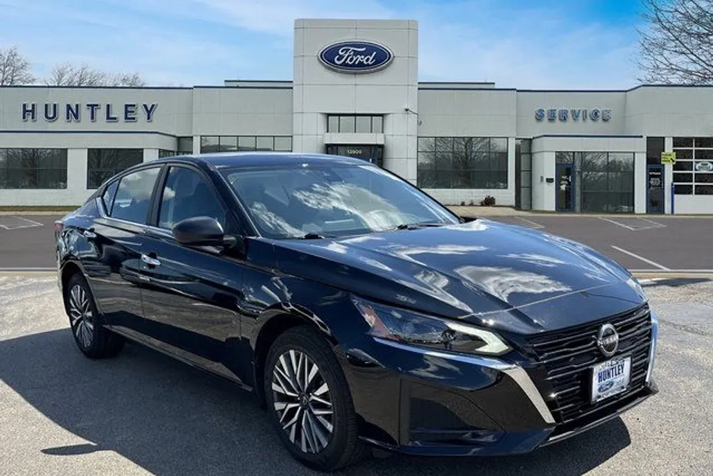 2024 Nissan Altima 2.5 SV photo 1