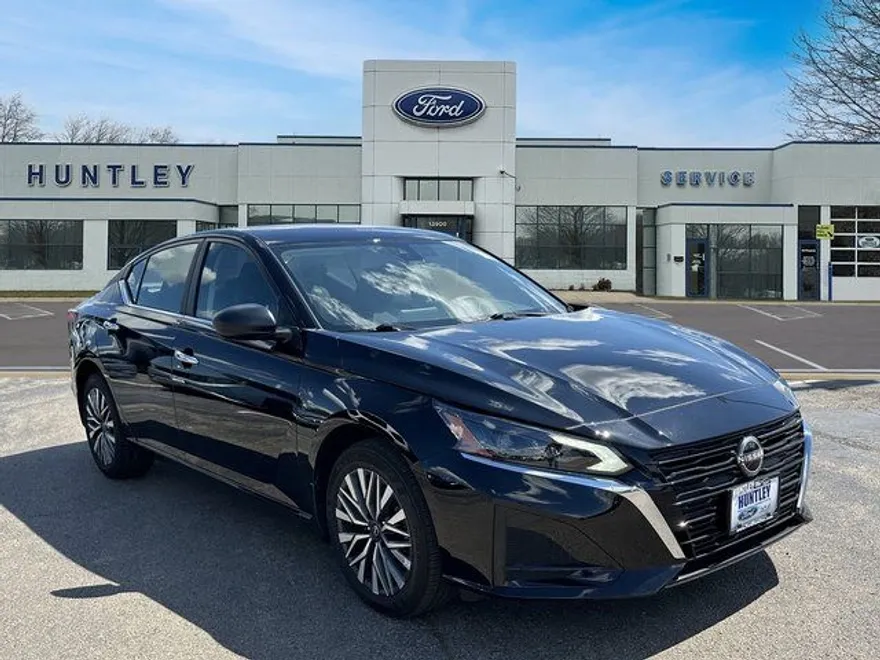 2024 Nissan Altima 2.5 SV photo 1