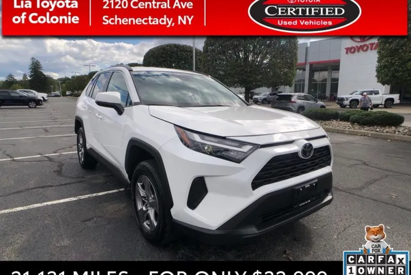 2025 Toyota RAV4 XLE photo 1