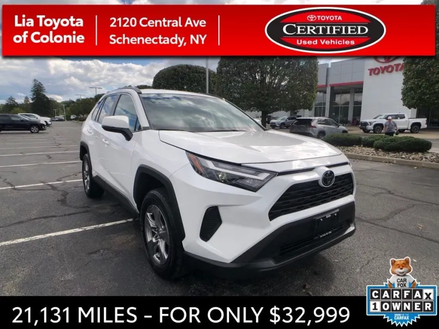 2025 Toyota RAV4 XLE photo 1