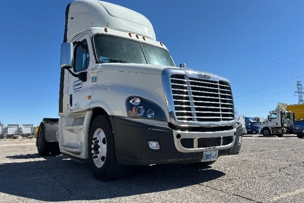 2020 Freightliner Cascadia 125" Sleeper Cab photo 1