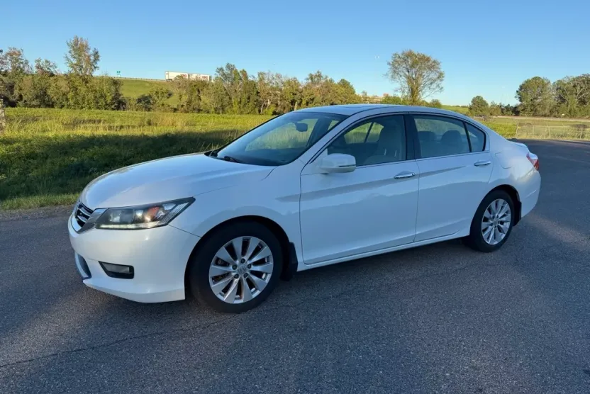 2015 Honda Accord EX-L V6 photo 1