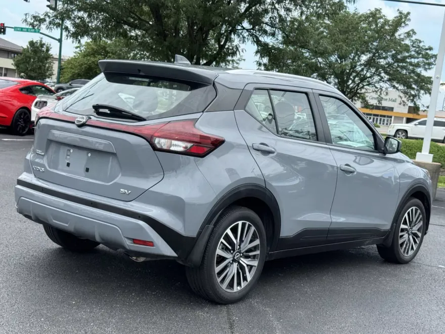 2022 Nissan Kicks SV photo 1