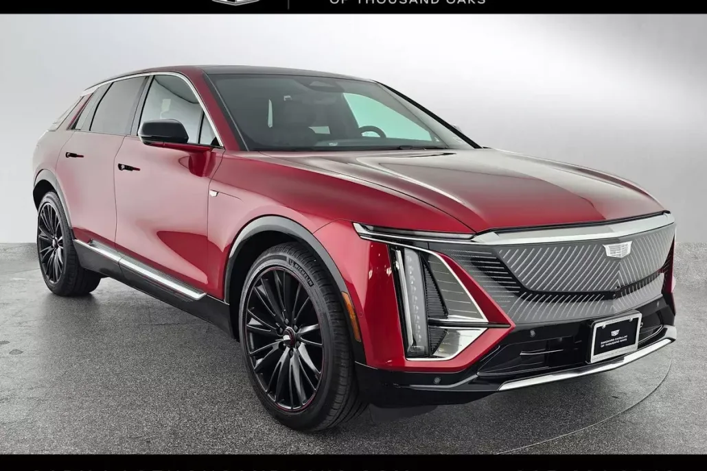 2025 Cadillac Lyriq Luxury photo 1