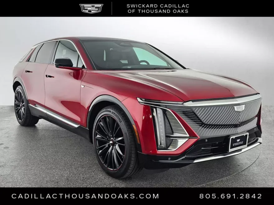 2025 Cadillac Lyriq Luxury photo 1