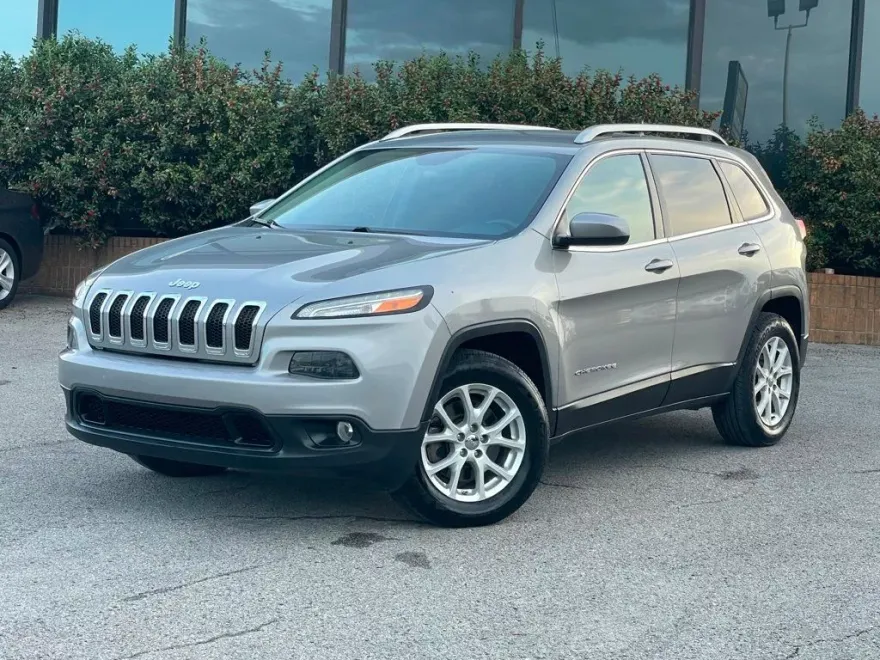 2016 Jeep Cherokee Latitude photo 1