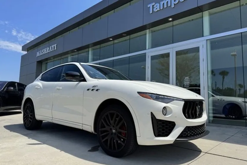 2022 Maserati Levante GT photo 1
