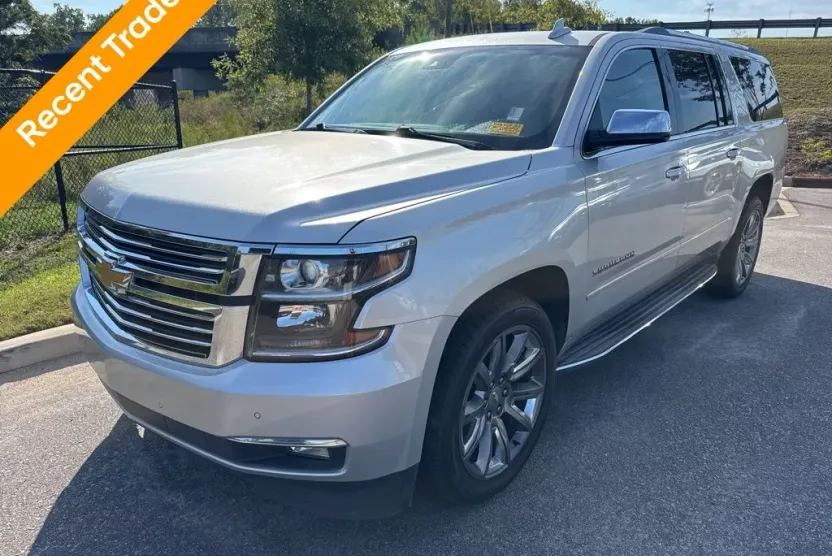 2017 Chevrolet Suburban Premier photo 1