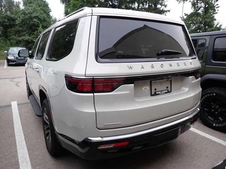 2022 Jeep Wagoneer Series III photo 1