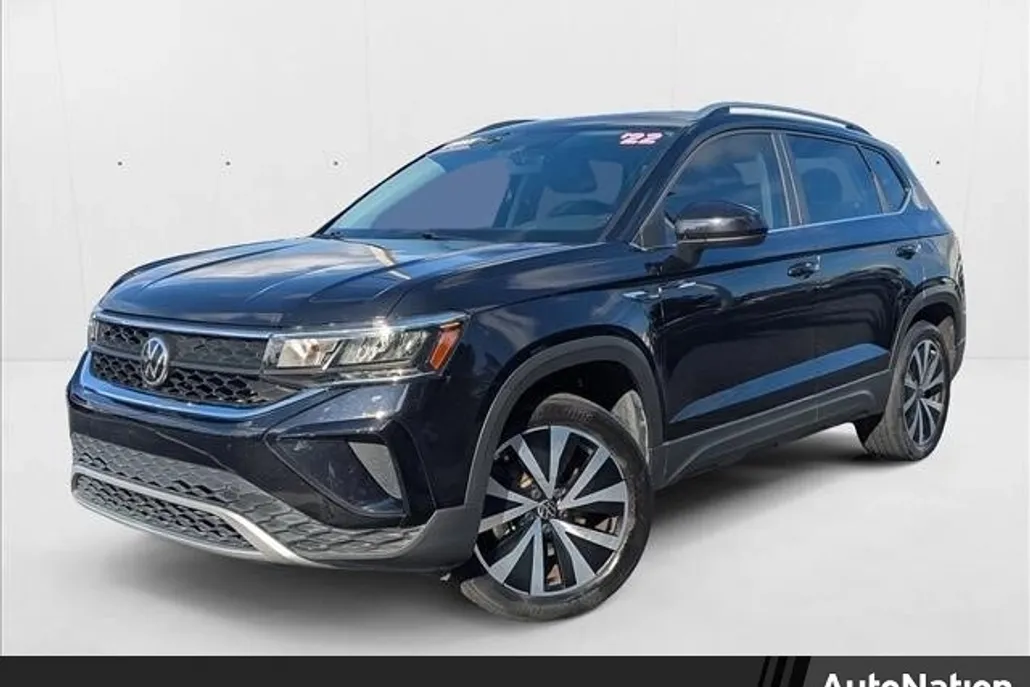 2022 Volkswagen Taos SE photo 1