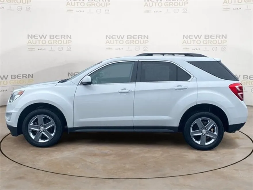 2016 Chevrolet Equinox LT photo 1