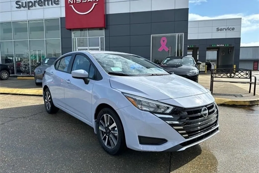 2025 Nissan Versa 1.6 SV photo 1