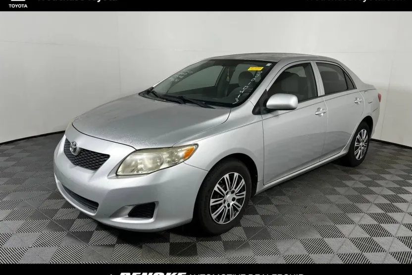 2009 Toyota Corolla LE photo 1