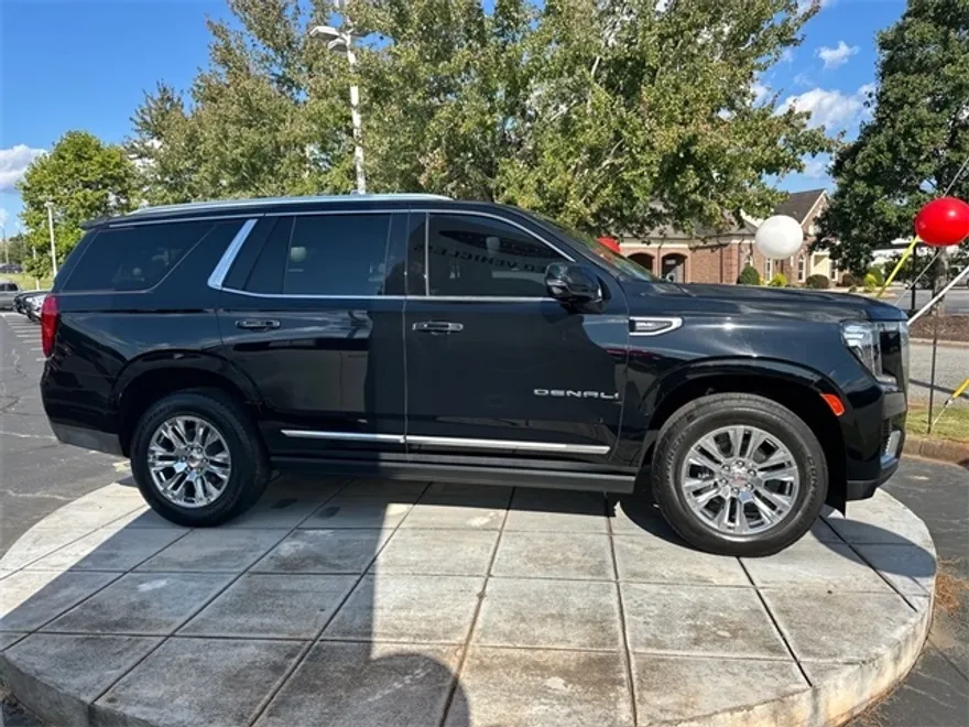 2022 Gmc Yukon Denali photo 1