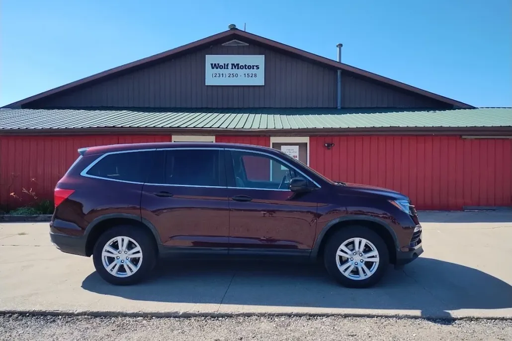 2017 Honda Pilot LX photo 1