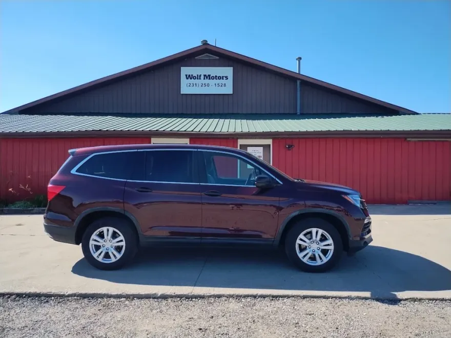 2017 Honda Pilot LX photo 1