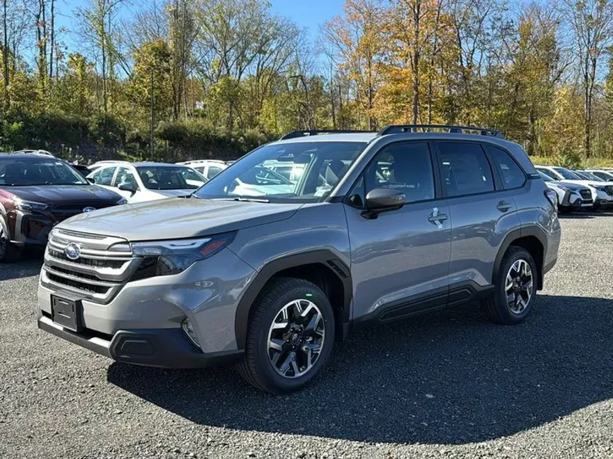2025 Subaru Forester Premium Base photo 1
