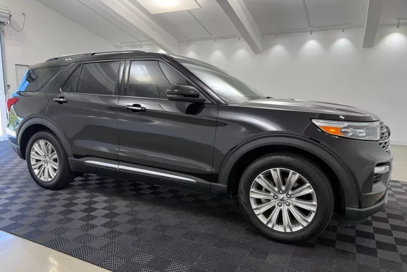 2022 Ford Explorer Limited photo 1