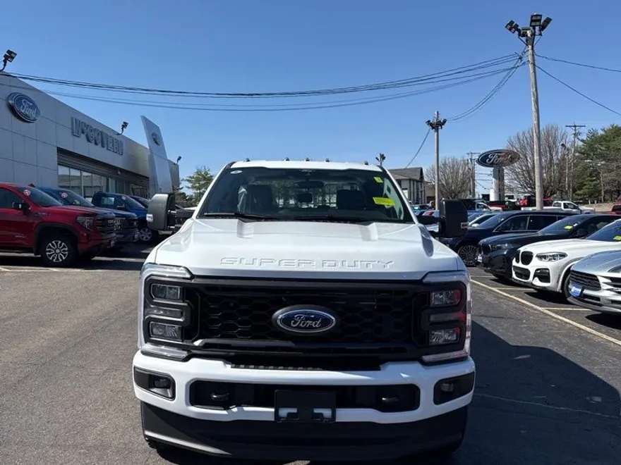 2025 Ford F-350 XL photo 1