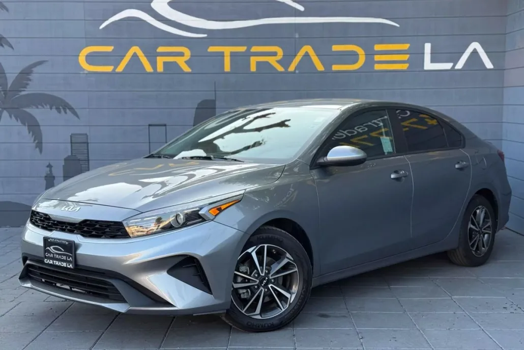 2022 Kia Forte LXS photo 1