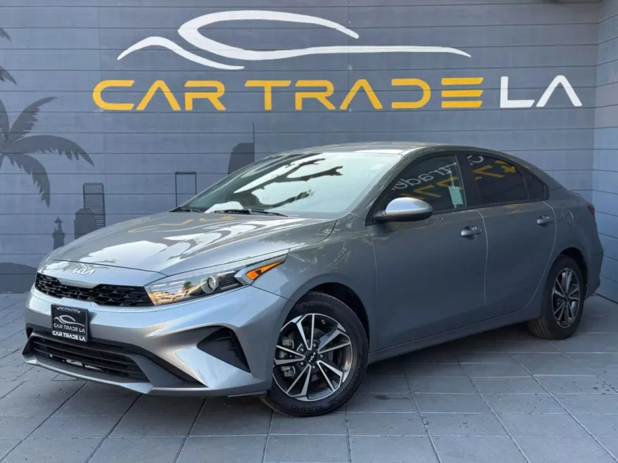 2022 Kia Forte LXS photo 1