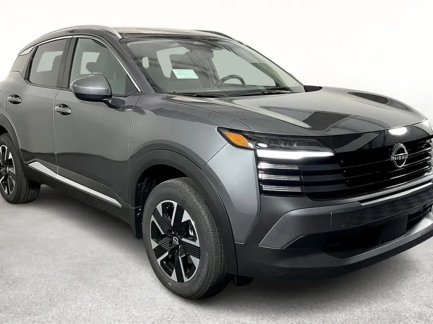2025 Nissan Kicks SV photo 1